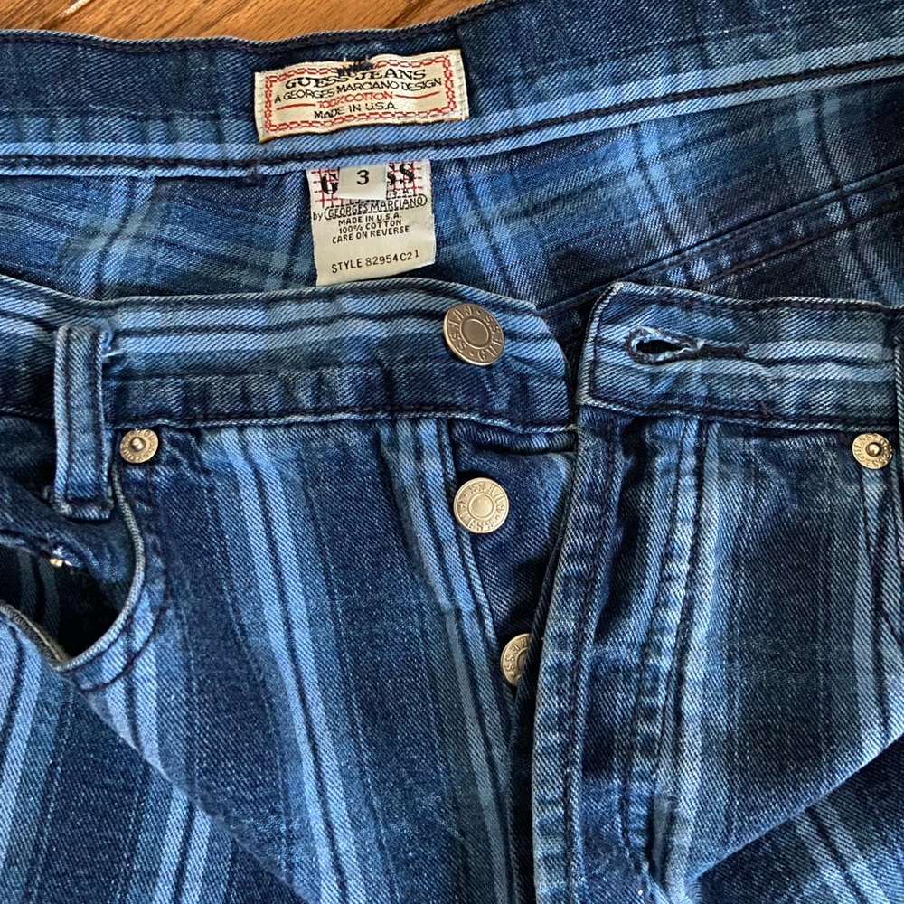 STRIPED VINTAGE GUESS SHORTS - Picture 5 of 8